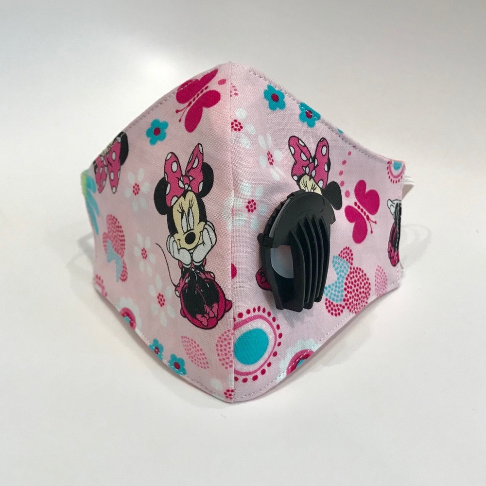 Facemask with breathing valve and adjuster